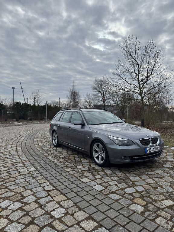 Gebraucht BMW 525 197 PS (144 kW) 2009 Grau Kombi