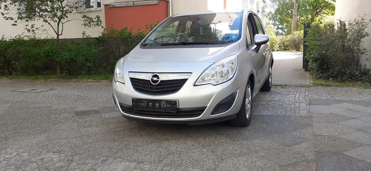 Second-hand Opel Meriva 101 CP (74 kW) 2010 Argintiu Monovolum