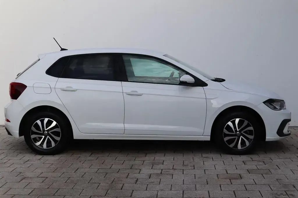 Używany VW Polo Active 95 KM (69 kW) 2023 Biały Hatchback