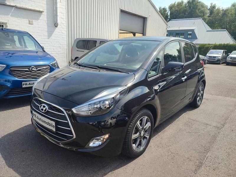 Schwarz Gebraucht 2018 Hyundai ix20 Van / Kleinbus | 14.480 € (Etwas zu teuer) - Bild 1/4