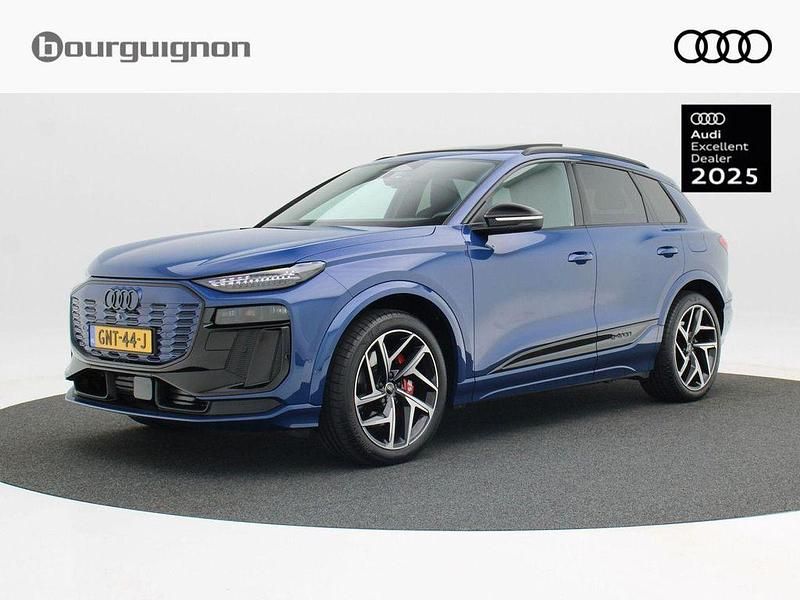 Blau Gebraucht 2024 Audi SQ6 e-tron Sport SUV | 87.500 € (Fairer Preis) - Bild 1/4