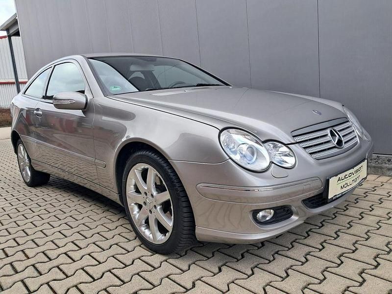 Gebraucht Mercedes C200 163 PS (119 kW) 2005 Silber Coupé