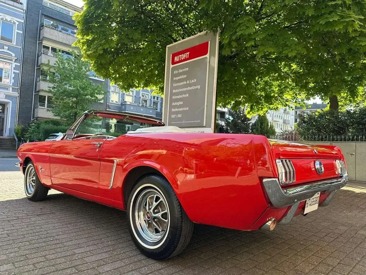 Occasion Ford V8 200 ch (147 kW) 1965 Rouge Cabriolet