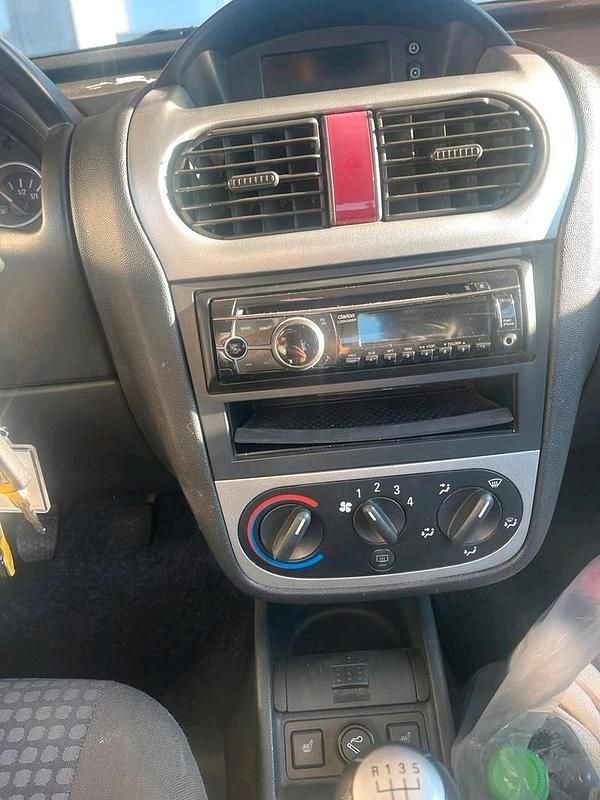 Gebraucht Opel Corsa 70 PS (51 kW) 2003 Silber Kleinwagen