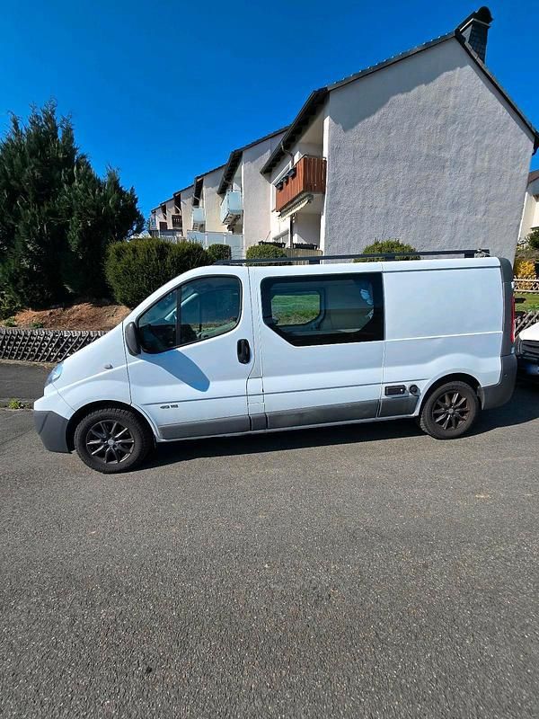 Gebraucht Renault Trafic 145 PS (106 kW) 2008 Weiß Van / Kleinbus