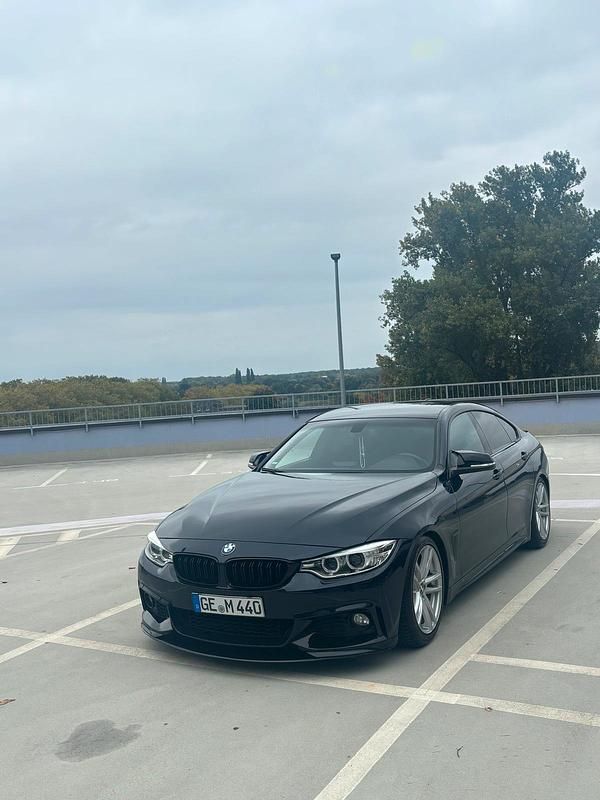 Blau Gebraucht 2016 BMW 440 Coupé | 27.499 € (Superpreis) - Bild 1/4