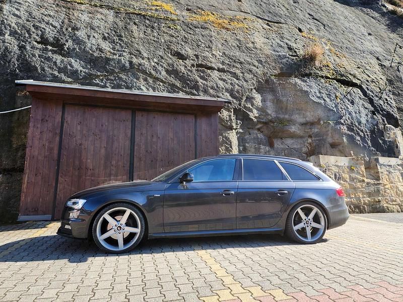 Gebraucht Audi A4 S-Line 190 PS (139 kW) 2015 Grau Kombi