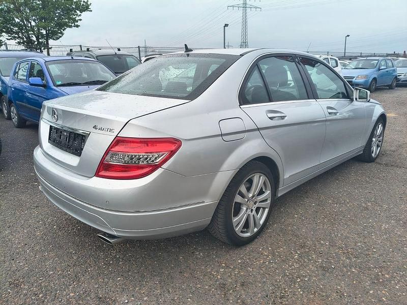 Gebraucht Mercedes C300 Elegance 231 PS (169 kW) 2011 Grau Limousine