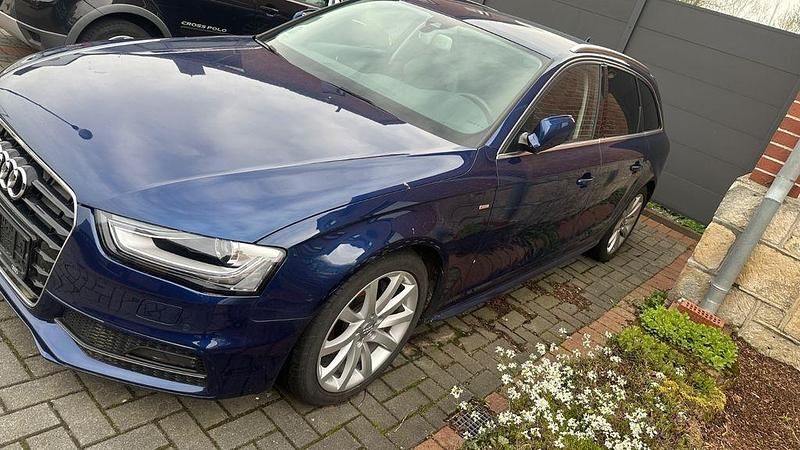 Gebraucht Audi A4 S-Line 150 PS (110 kW) 2014 Blau Kombi