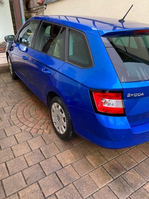 Blau Gebraucht 2016 Skoda Fabia Active Kombi | 10.600 € (Fairer Preis) - Bild 1/4