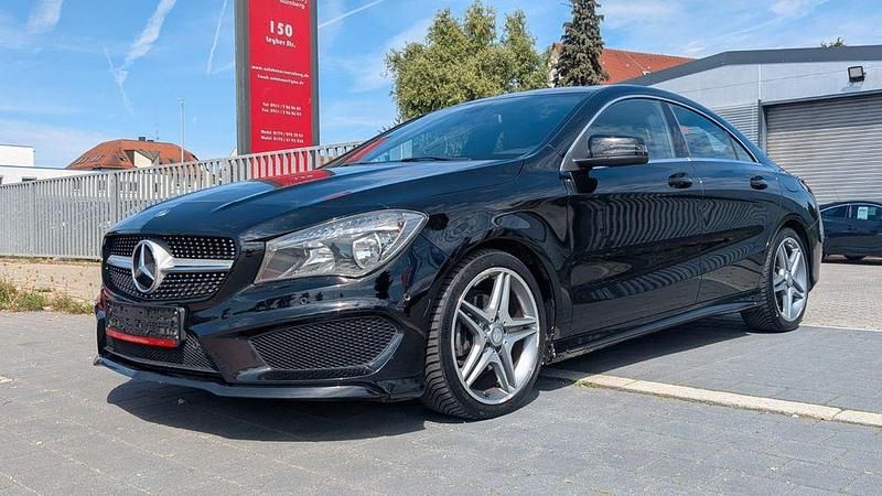 Nachtschwarz Gebraucht 2014 Mercedes CLA200 AMG line Limousine | 13.950 € (Fairer Preis) - Bild 1/4
