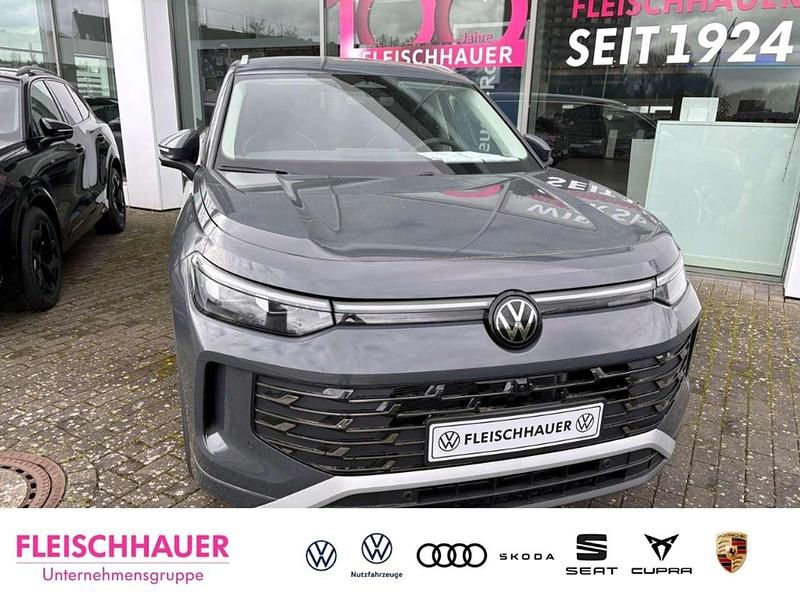 Neu VW Tayron Elegance 184 PS (135 kW) 2026 Grau SUV