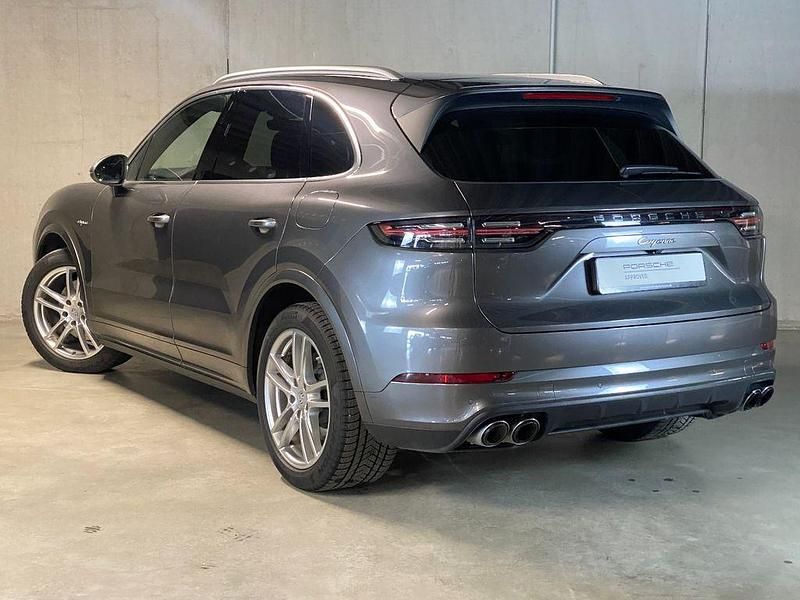 Gebraucht Porsche Cayenne 462 PS (339 kW) 2023 Quarzitgraumetallic (metallic) SUV