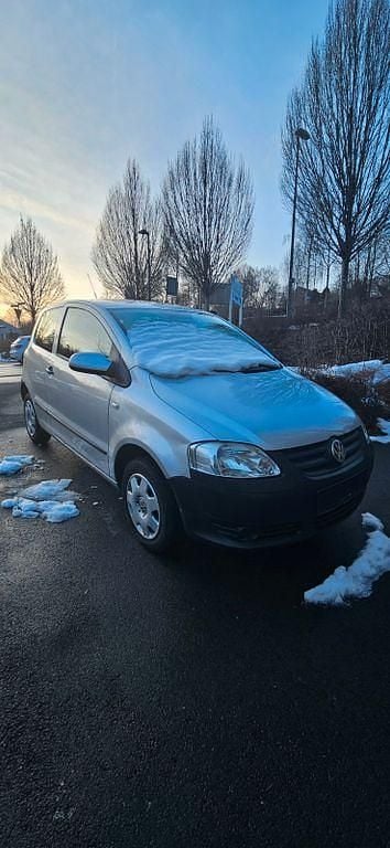 Gebraucht VW Fox 54 PS (39 kW) 2007 Silber Kleinwagen