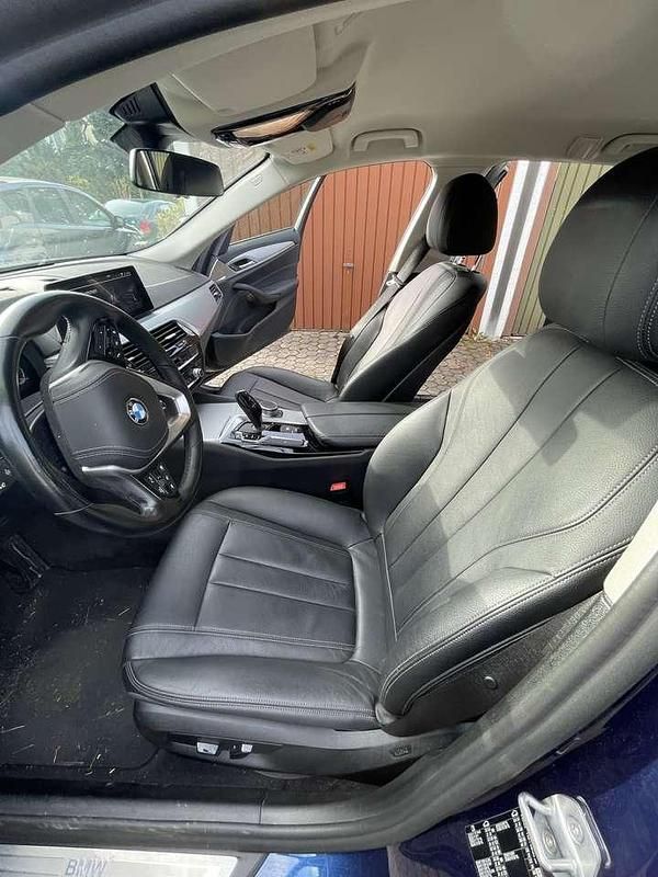 Blau Gebraucht 2019 BMW 520 Kombi | 30.999 € (Teuer) - Bild 1/4