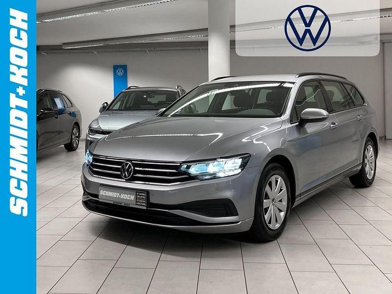 Silber Gebraucht 2022 VW Passat Conceptline Kombi | 25.990 € (Fairer Preis) - Bild 1/4
