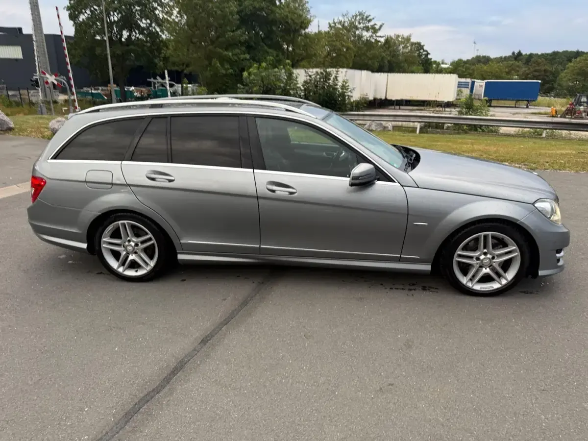 Gebraucht Mercedes C300 AMG line 231 PS (169 kW) 2012 Grau Limousine