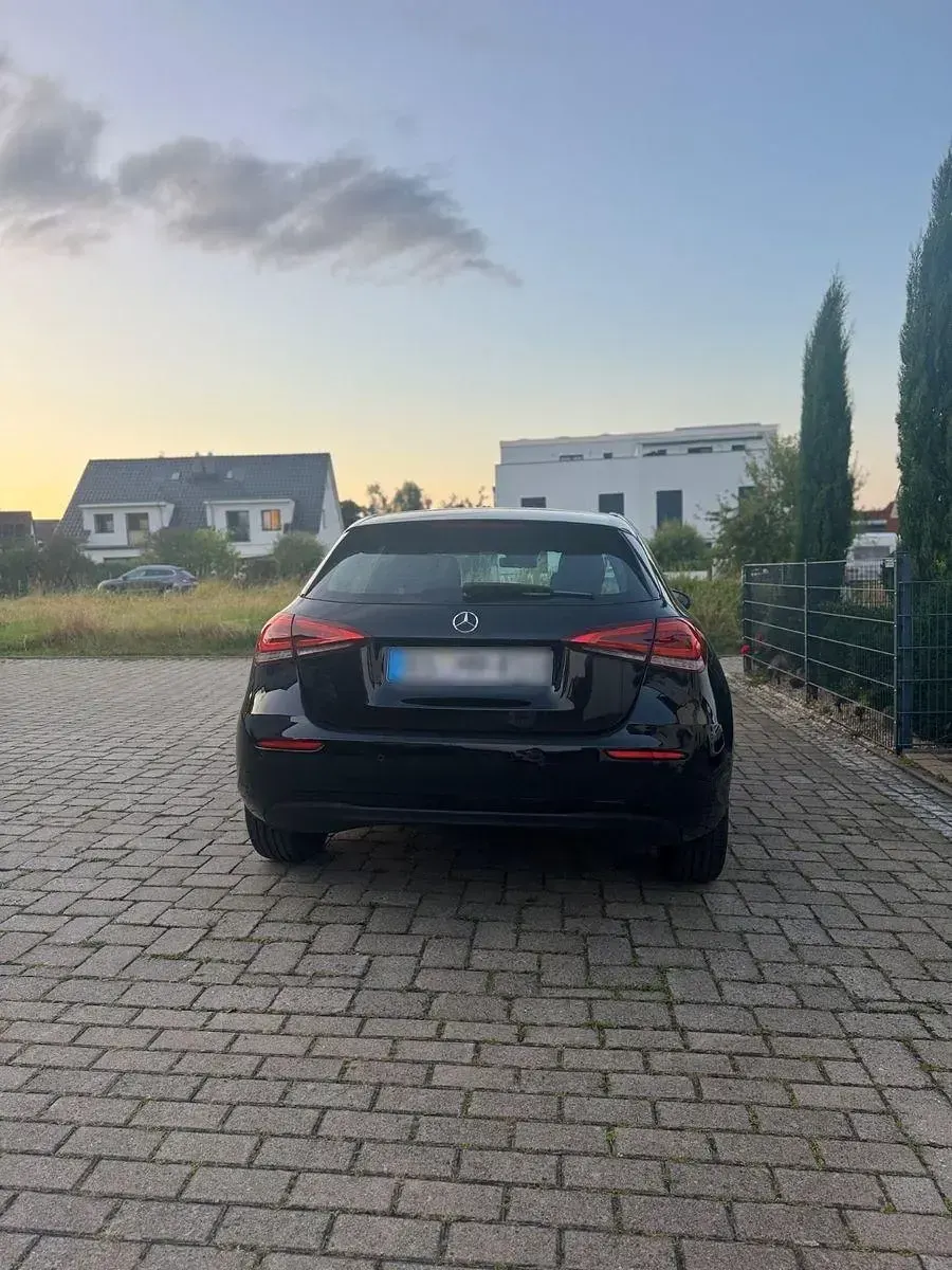 Gebraucht Mercedes A200 150 PS (110 kW) 2019 Schwarz Limousine