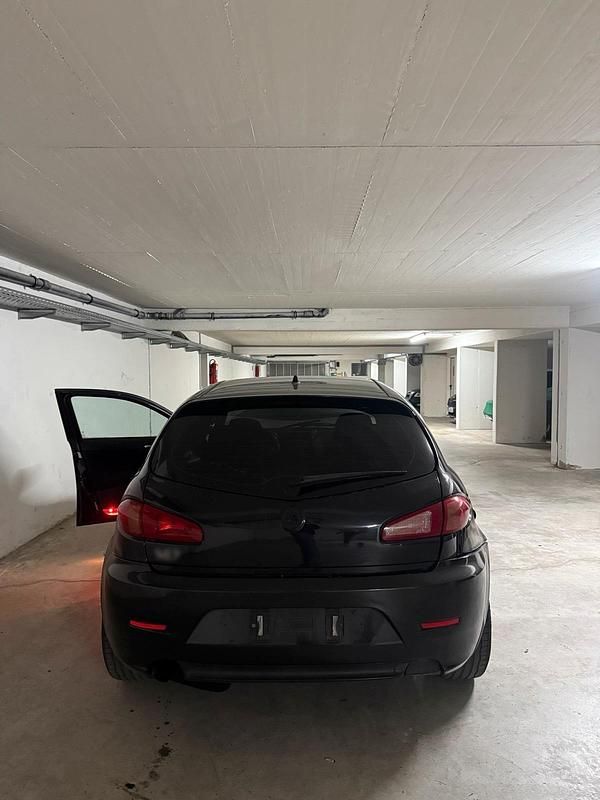 Gebraucht Alfa Romeo 147 105 PS (77 kW) 2008 Schwarz Kleinwagen