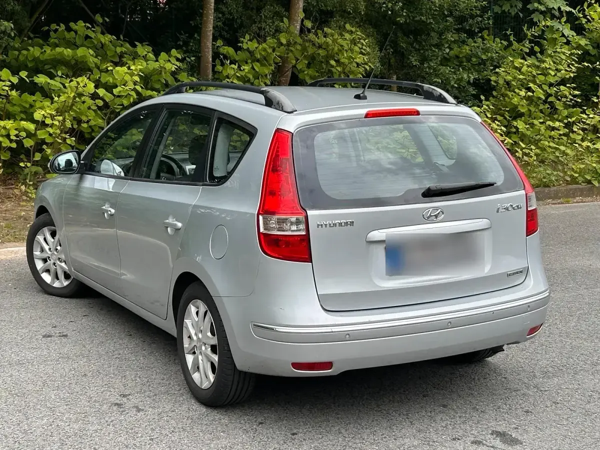 Gebraucht Hyundai i30 116 PS (85 kW) 2008 Silber Kombi