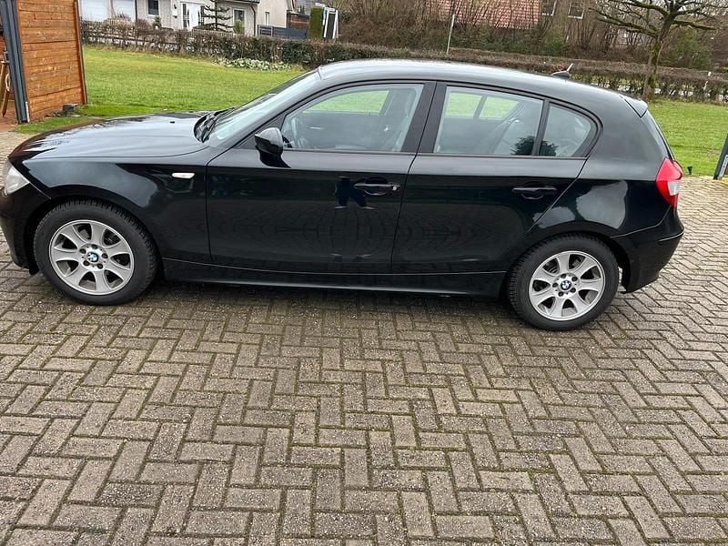 Gebraucht BMW 120 163 PS (119 kW) 2006 Schwarz Kleinwagen