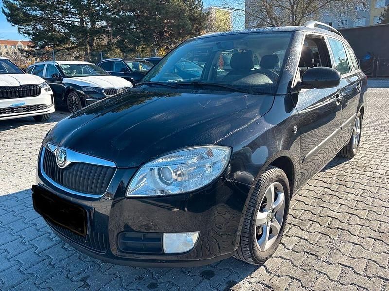 Schwarz Gebraucht 2009 Skoda Fabia Style Kombi | 3.900 € (Fairer Preis) - Bild 1/4