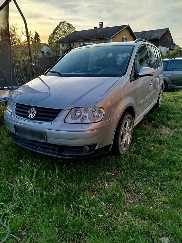 Silber Gebraucht 2005 VW Touran Van / Kleinbus | 890 € (Superpreis) - Bild 1/4