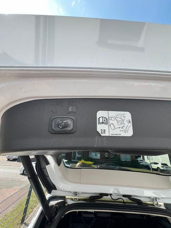 Weiß Gebraucht 2018 Ford Kuga Titanium SUV | 13.700 € (Guter Preis) - Bild 1/4