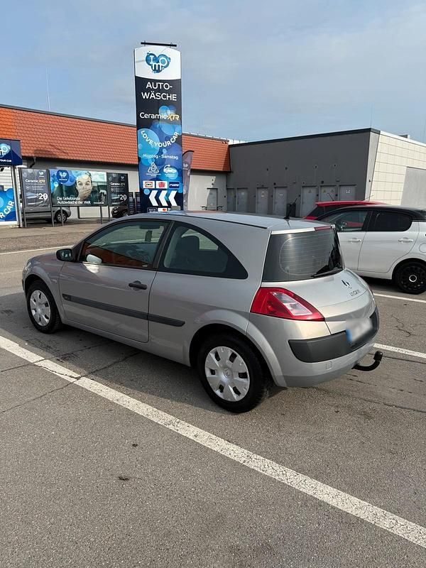 Gebraucht Renault Mégane II 101 PS (74 kW) 2004 Grau Kleinwagen