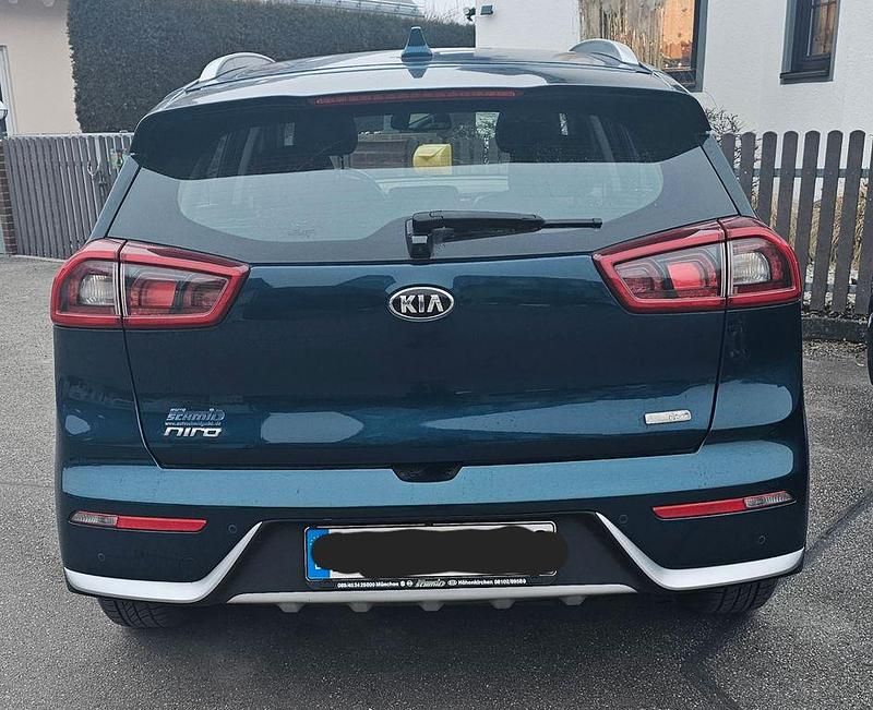 Gebraucht Kia Niro Vision 105 PS (77 kW) 2018 Blau SUV