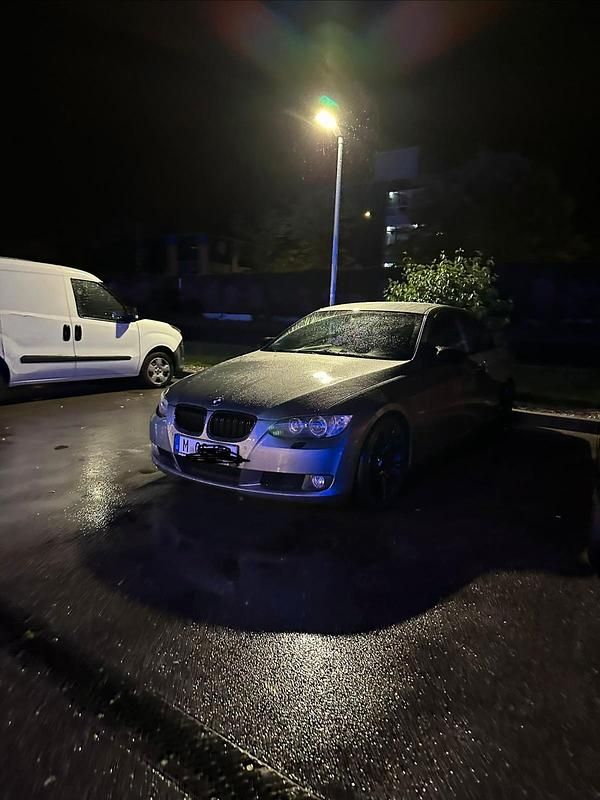 Grau Gebraucht 2007 BMW 320 Coupé | 8.500 € (Teuer) - Bild 1/3