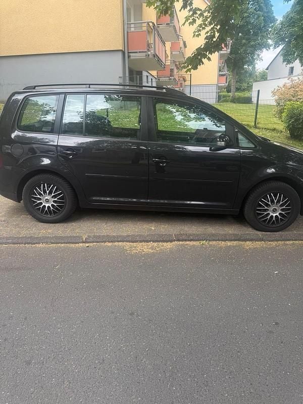 Schwarz Gebraucht 2005 VW Touran Van / Kleinbus | 2.200 € (Fairer Preis) - Bild 1/4