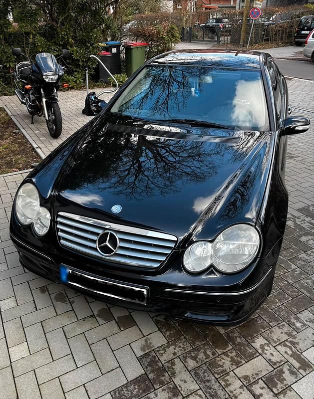 Gebraucht Mercedes C220 150 PS (110 kW) 2007 Schwarz Coupé