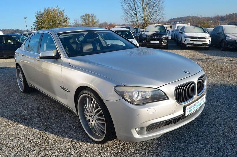 Gebraucht BMW 730 245 PS (180 kW) 2010 Silber Limousine