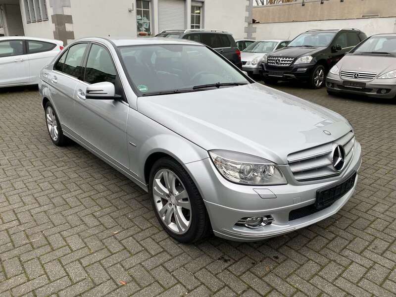 Silber Gebraucht 2009 Mercedes C180 Avantgarde Limousine | 7.500 € (Fairer Preis) - Bild 1/4