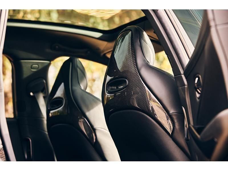 Gebraucht Aston Martin DBX 551 PS (405 kW) 2022 Schwarz SUV