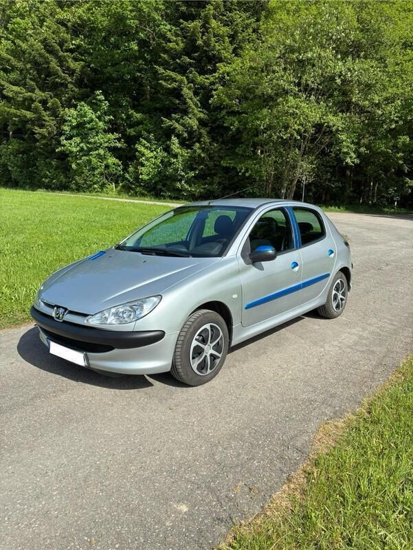 Grau Gebraucht 2004 Peugeot 206 Kleinwagen | 3.500 € - Bild 1/4