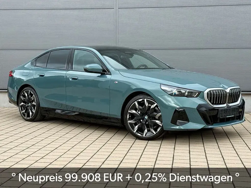 Neu BMW i5 M Sport 289 kW (394 PS) 2025 Cape york gruen metallic Limousine