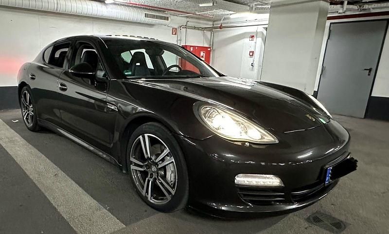 Gebraucht Porsche Panamera 250 PS (183 kW) 2012 Grau Kleinwagen