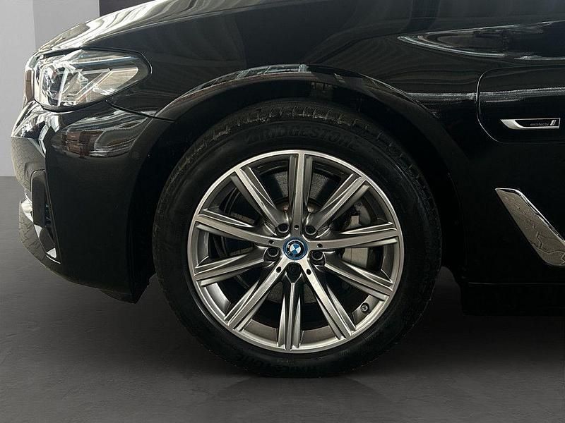 Gebraucht BMW 530e Sport Line 292 PS (214 kW) 2023 Schwarz Limousine