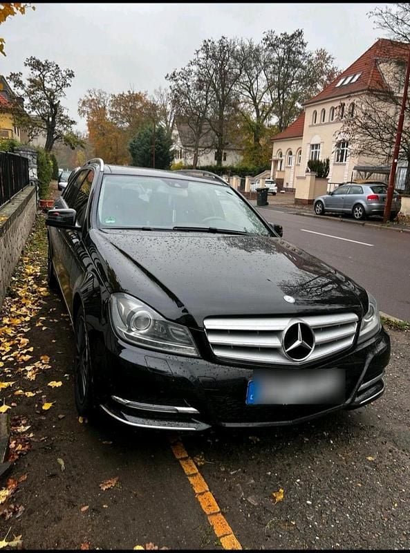 Schwarz Gebraucht 2014 Mercedes C250 Kombi | 13.000 € (Superpreis) - Bild 1/4