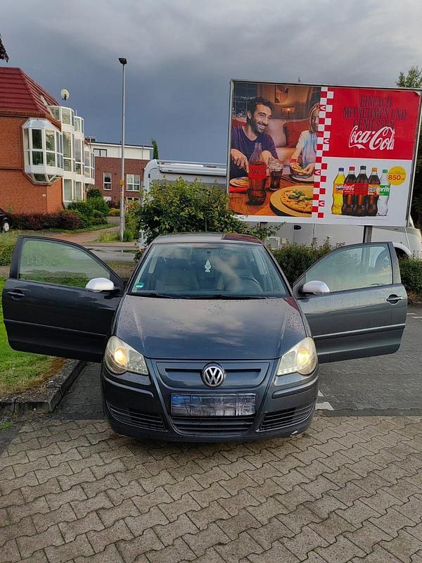 Grau Gebraucht 2009 VW Polo Kleinwagen | 1.949 € (Fairer Preis) - Bild 1/4