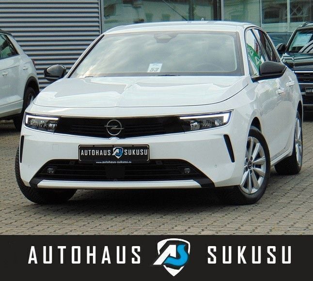 Weiß Gebraucht 2023 Opel Astra Business Edition Limousine | 18.900 € (Fairer Preis) - Bild 1/4