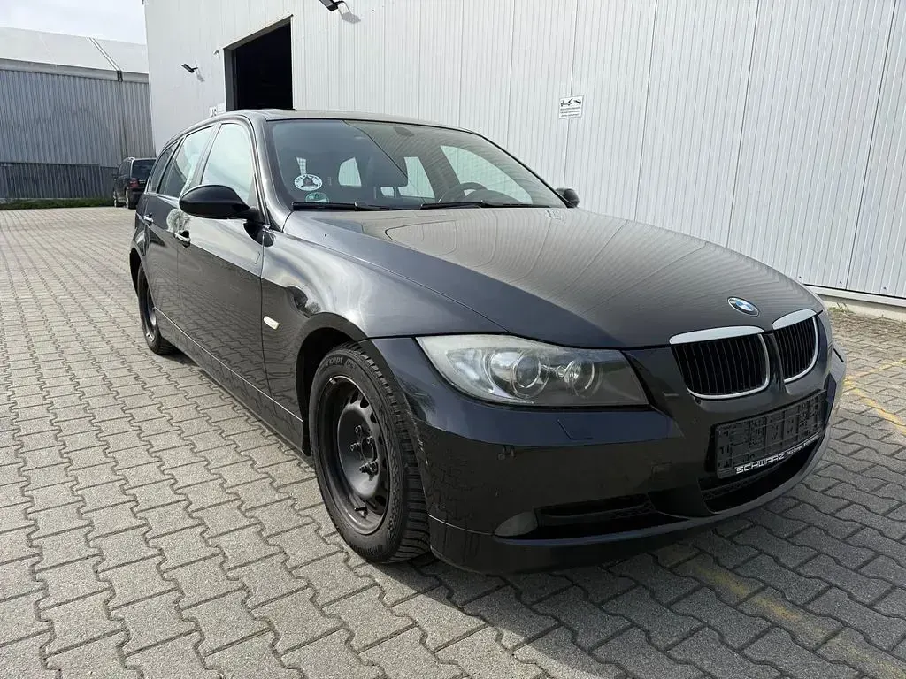 Gebraucht BMW 320 163 PS (119 kW) 2005 Schwarz Kombi