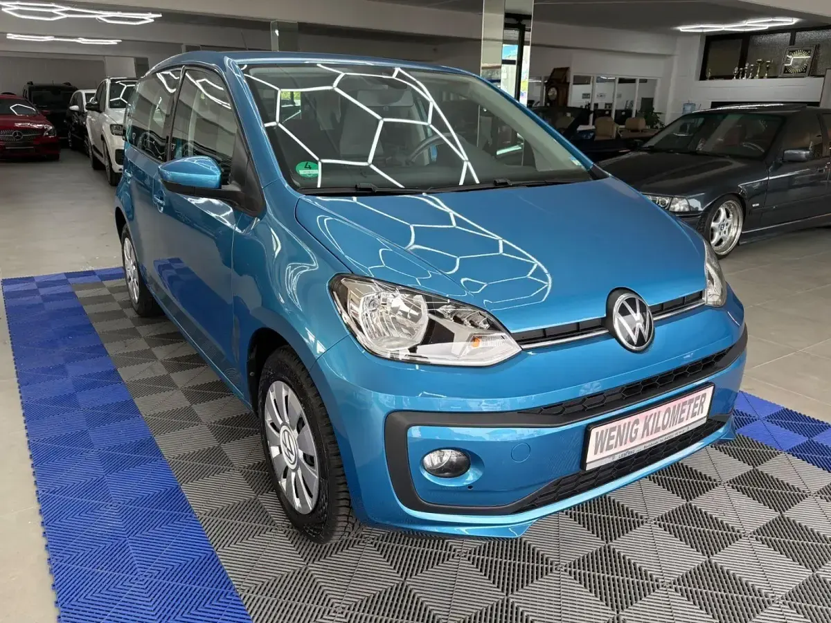 Używany VW up! Basis 65 KM (47 kW) 2020 Niebieski Hatchback