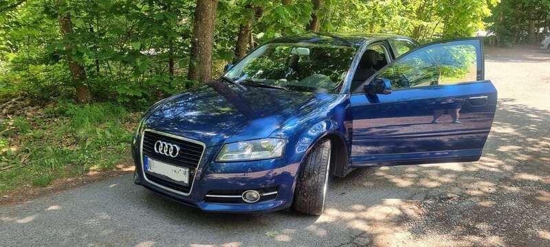 Blau Gebraucht 2010 Audi A3 Ambiente Limousine | 6.900 € (Etwas zu teuer) - Bild 1/4