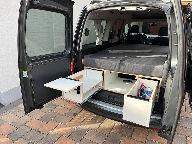 Używany VW Caddy Maxi 150 KM (110 kW) 2020 Szary Minivan