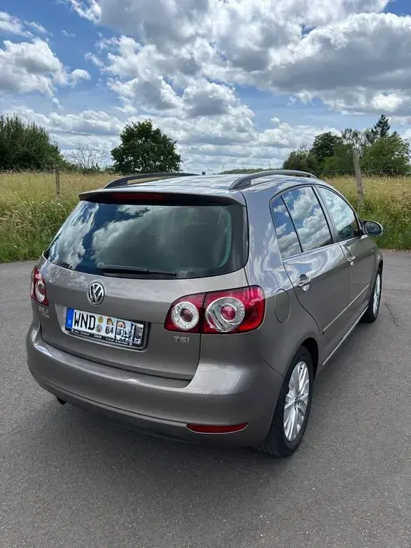 Gebraucht VW Golf Plus Cross Life 105 PS (77 kW) 2013 Braun Van / Kleinbus
