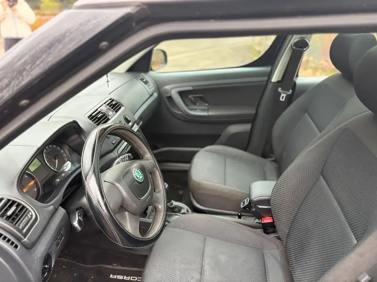 Gebraucht Skoda Roomster 86 PS (63 kW) 2011 Schwarz Van / Kleinbus