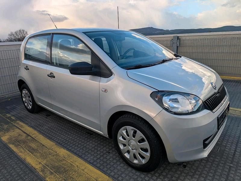 Gebraucht Skoda Citigo Active 60 PS (44 kW) 2013 Silber Kleinwagen